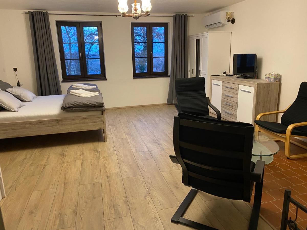 Apartmán Pod Mandloní Starovice Exteriér fotografie